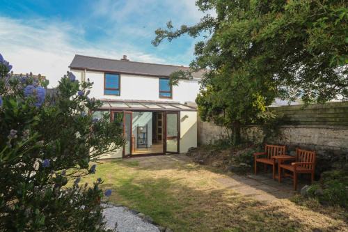 Redruth House | Candle Croft