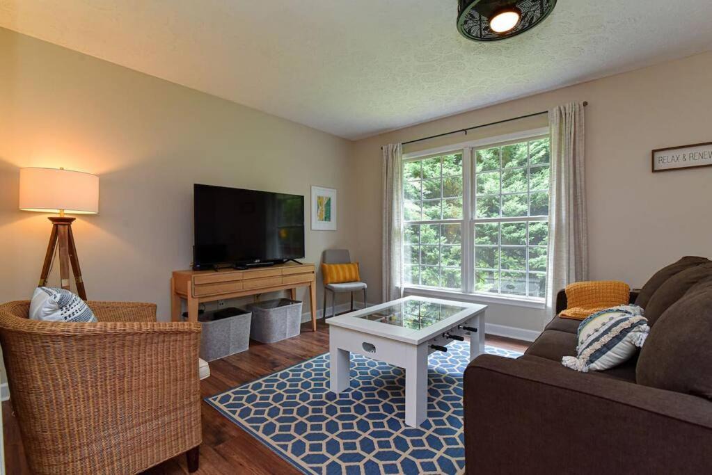 Oakley House | Candlestick