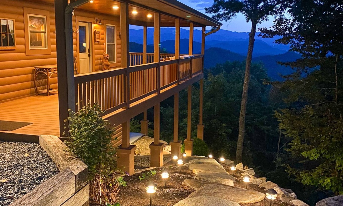 Bryson City Cabin | Carie's Cabin-Mountain Views - Hot Tub - Gas Fireplace