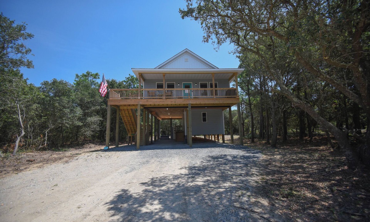 Carova Beach House | Carova Beach, 4x4, Wild Horses, New home built in 2025.nn🏝