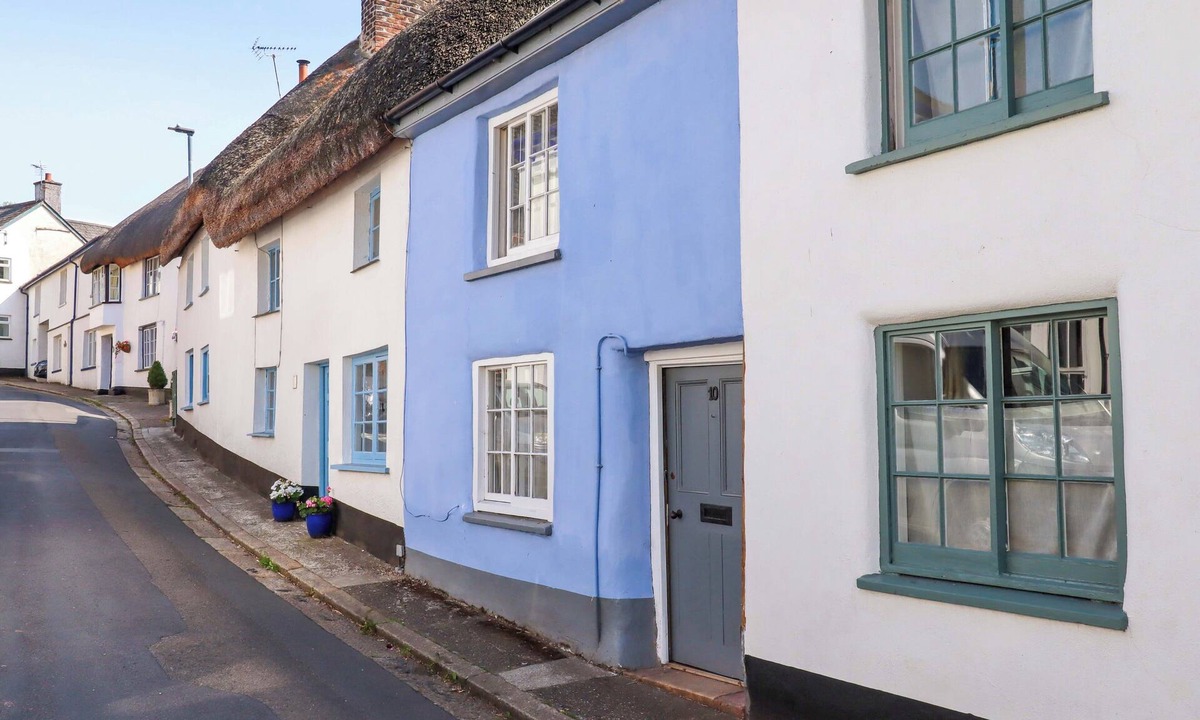 Hatherleigh Cottage | CARPENTER'S COTTAGE, pet friendly, with open fire in Hatherleigh