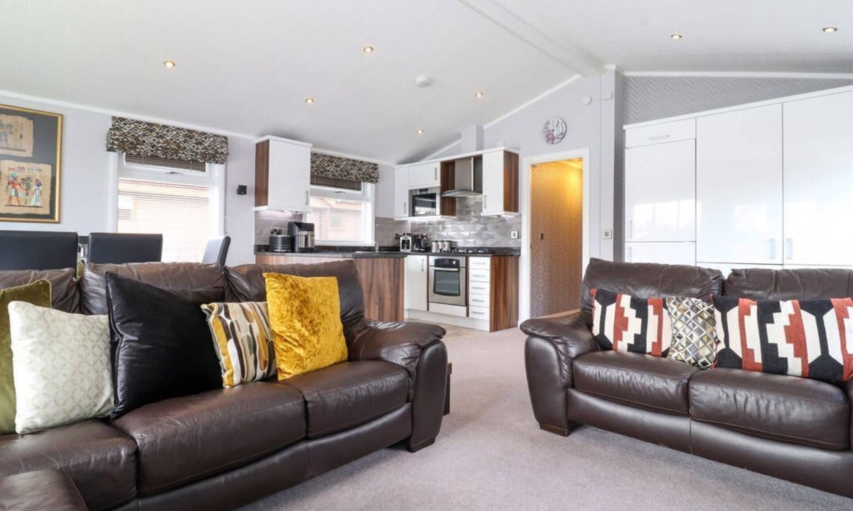 South Lakeland Leisure Village Cabin | Carpenwray, Carnforth. 3 beds.