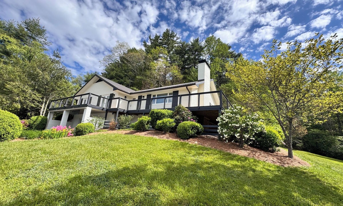 Cashiers House | Cashiers downtown getaway