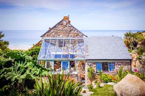 Sennen Cove House | Castaways Vellandreath Cornish Cottages