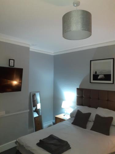 Reading House | Caversham Lodge