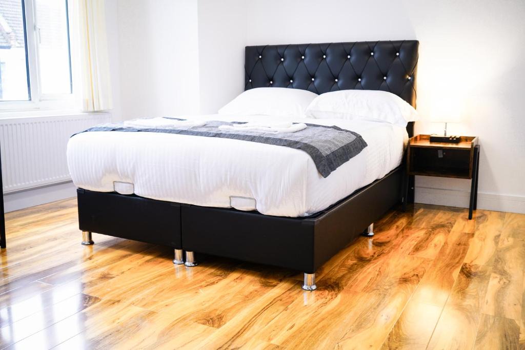 Noel Park Apartment | Centra Studios
