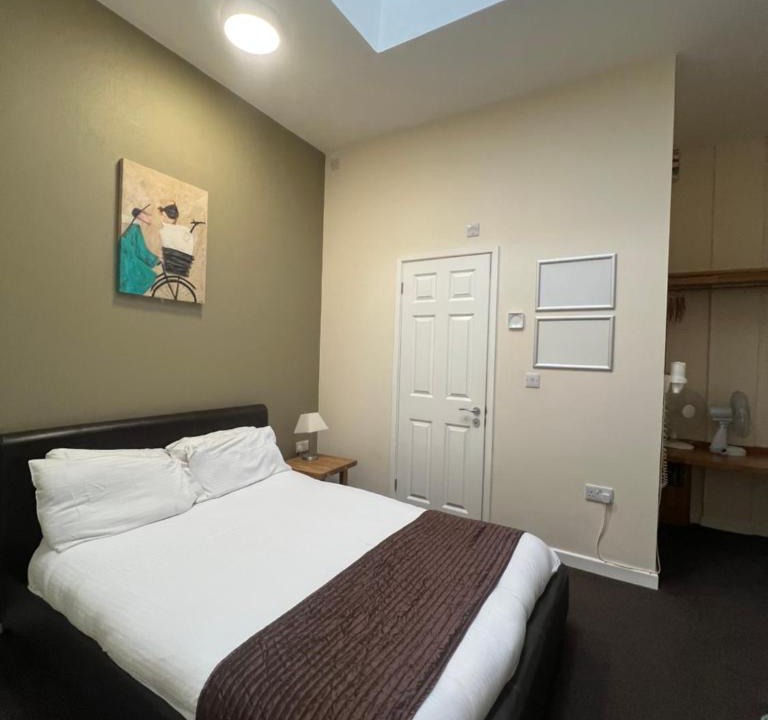 Gloucester Hotel | Central Hotel Gloucester by RoomsBooked