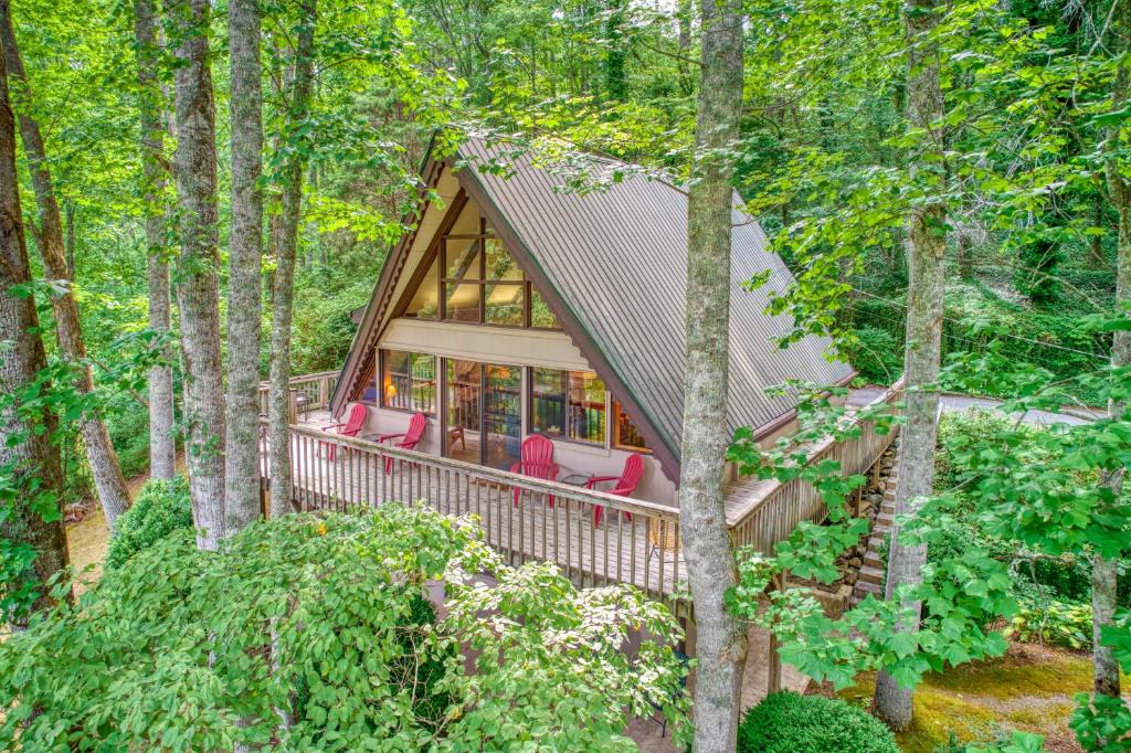 Franklin House | Chalet at Peek's Creek