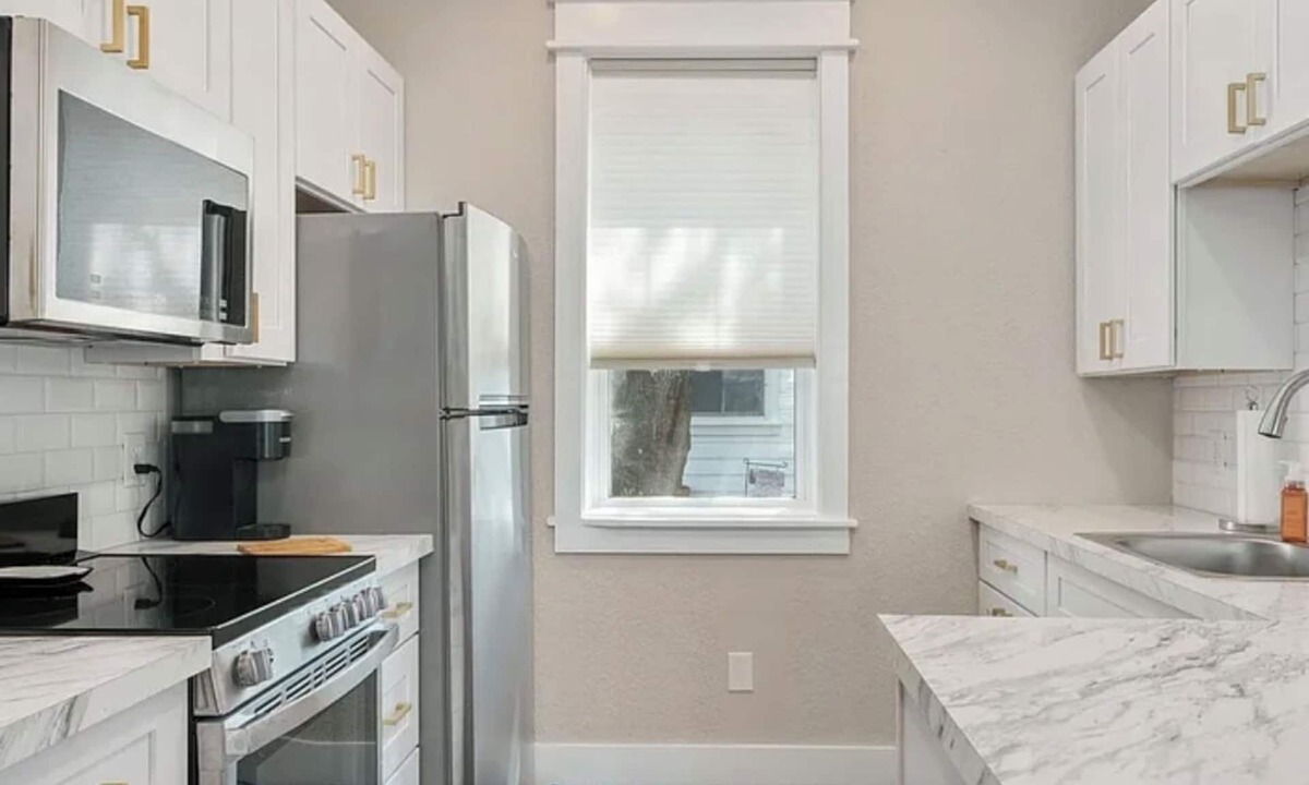 Manteo Cottage | Charming 1-bedroom cottage with WiFi and AC in gorgeous Manteo