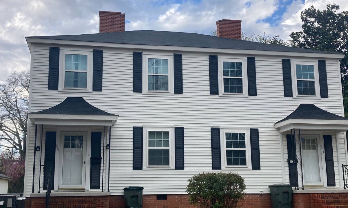 Cordova House | Charming 2-bedroom townhome in quaint Hamlet with WiFi, AC