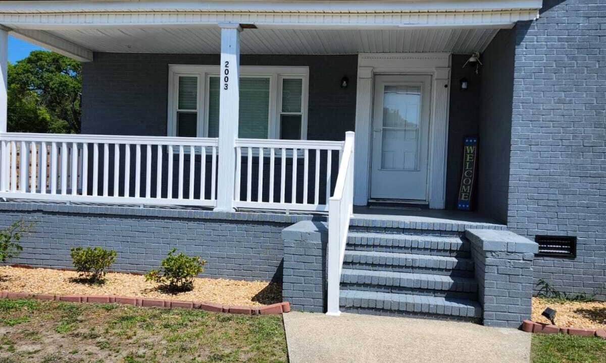Fayetteville House | Charming 2-bedroom house in Fayetteville with AC, WiFi