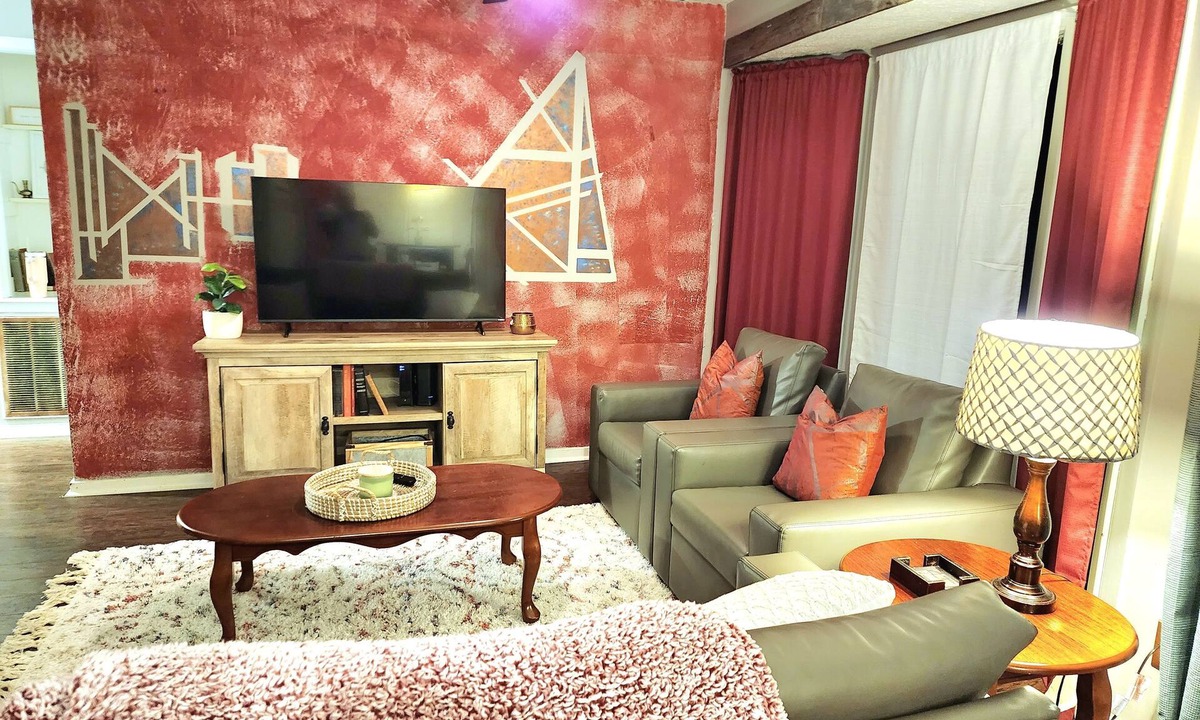 Westover House | "Charming 3-Bedroom Home with Private Gym in Prime Neighborhood!"