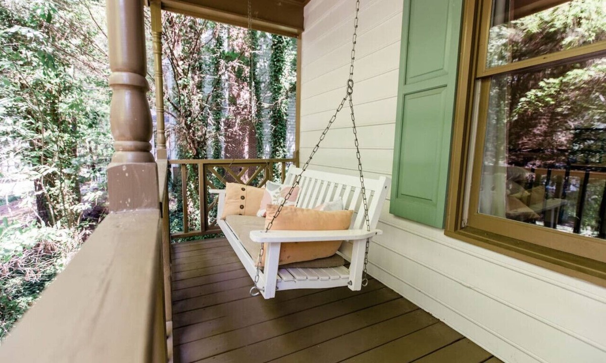 Raleigh House | Charming 4BR ★ Family-Friendly ★ w/Backyard ★