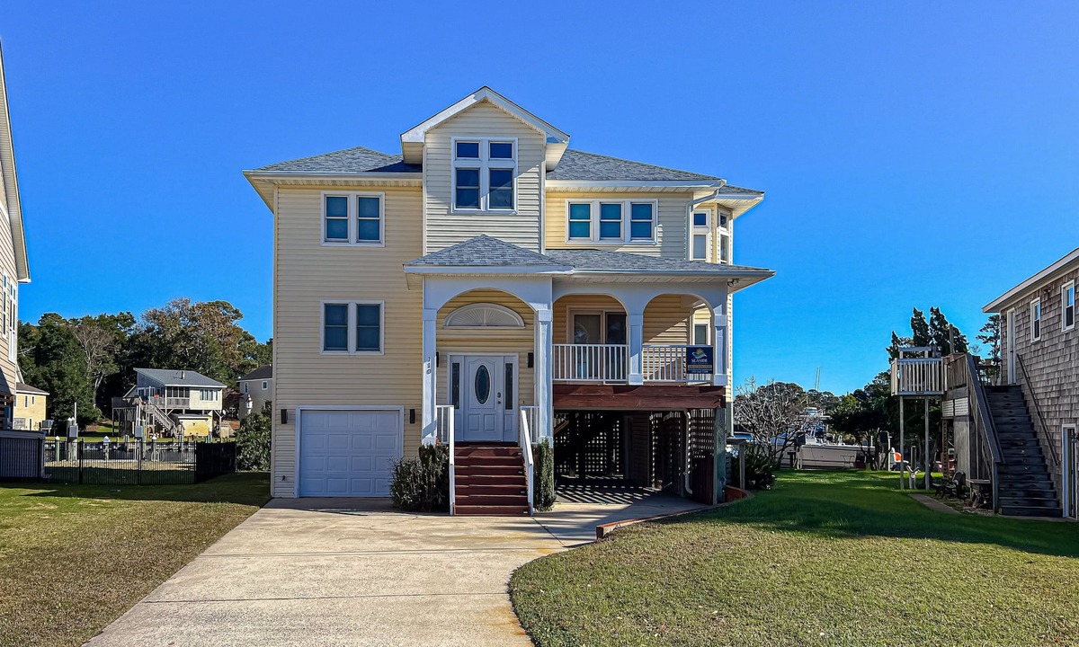 Colington Harbour House | Charming 4BR waterfront home with Private Hot Tub