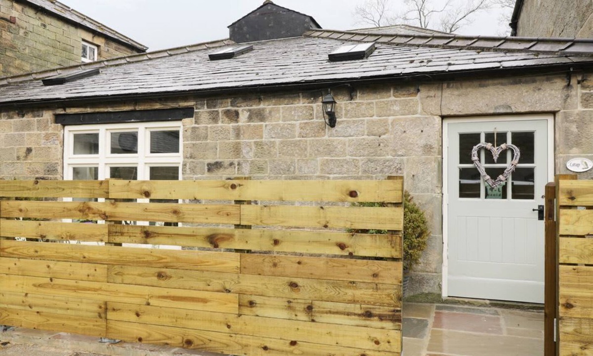 Lofthouse House | Charming Barn Owl Cottage Retreat