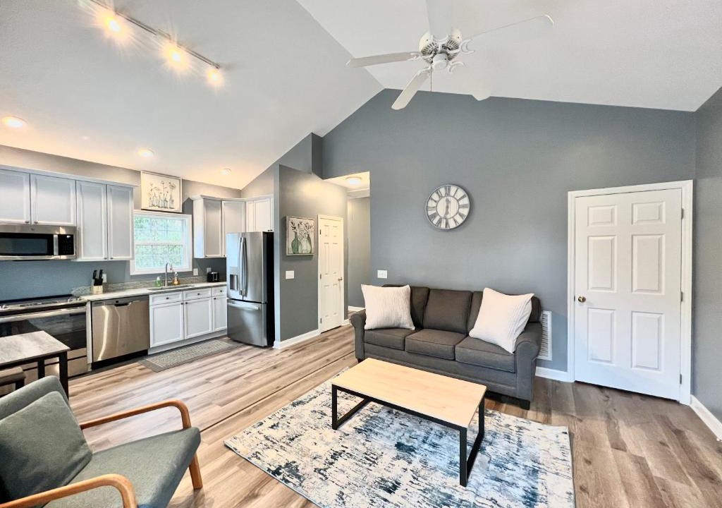 Wilmington Apartment | Charming, Beautiful, Treetop Loft, Prime Location