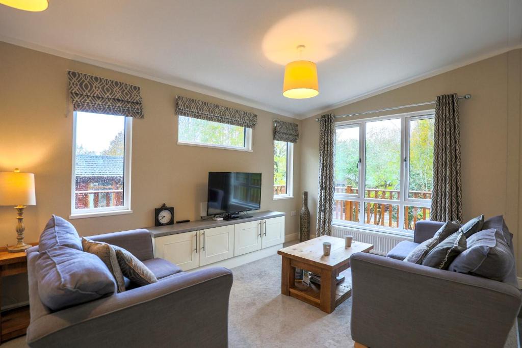 Liverton Villa | Charming Copse Corner Lodge - Spa Resort - Devon