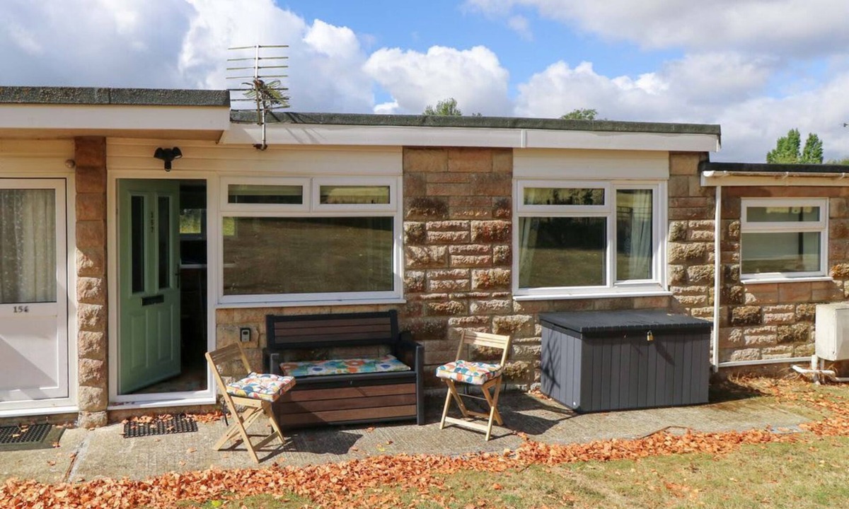 Sandown Cabin | Charming Downs View Chalet in Sandown Bay