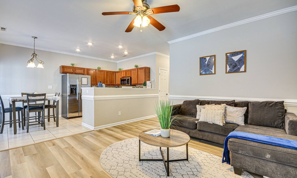 Greensboro House | Charming Greensboro Townhouse with Back Patio!
