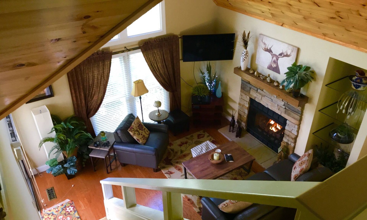 Sapphire House | CHARMING RUSTIC MODERN CLEAN PRIVATE RELAXING & FUN w/Resort Package