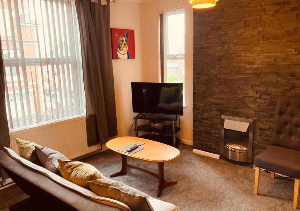 Kidderminster Apartment | Charming Spacious Apartment, Kidderminster