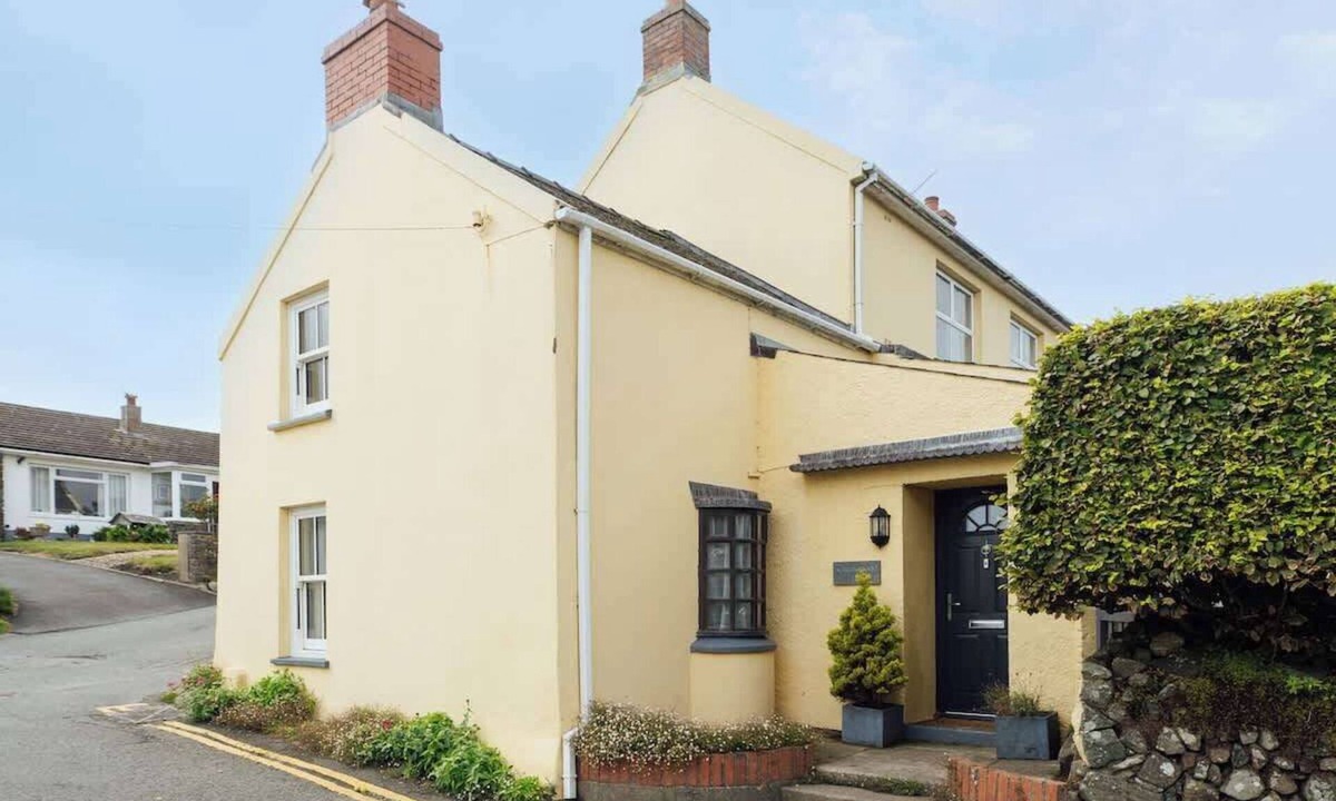 Solva House | Charming Upper Solva Cottage by Beaches & Harbour