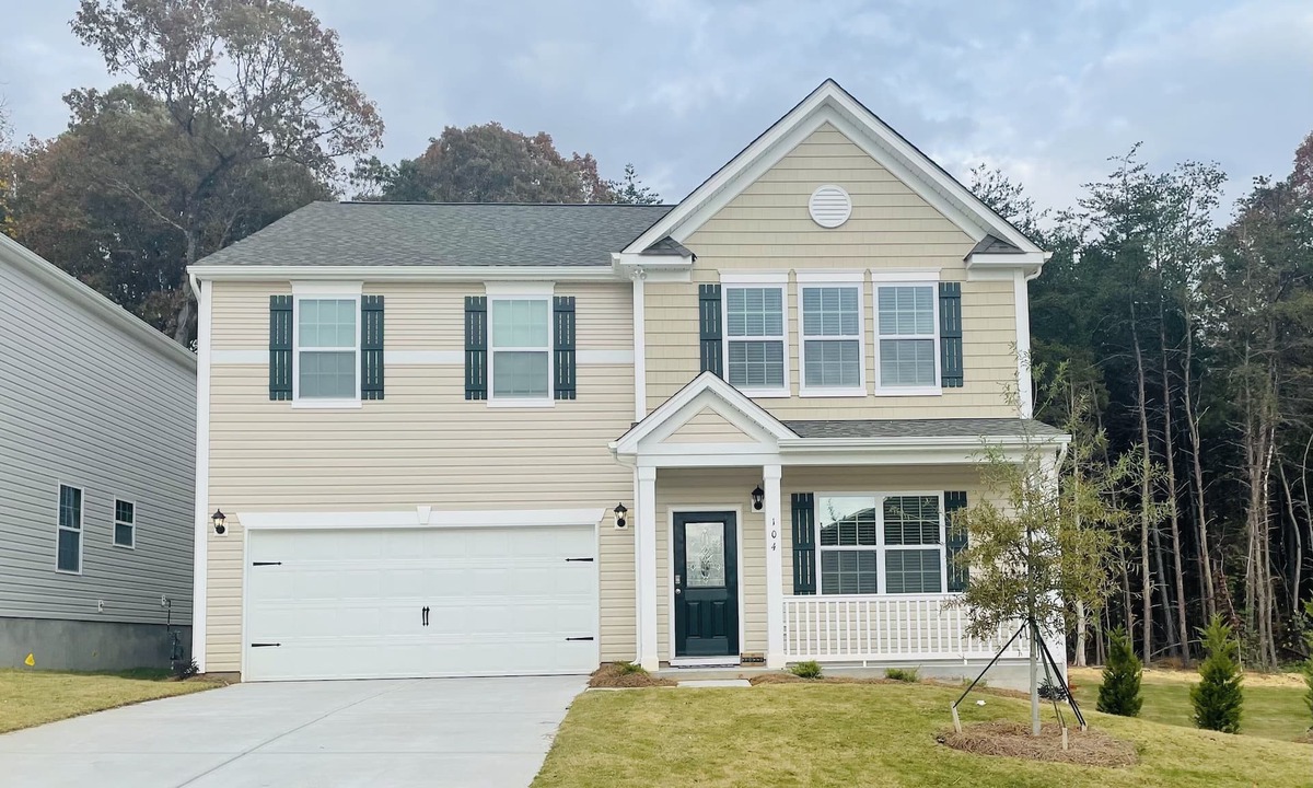 Mooresville House | Cheerful 4 bedroom 2.5 bath house