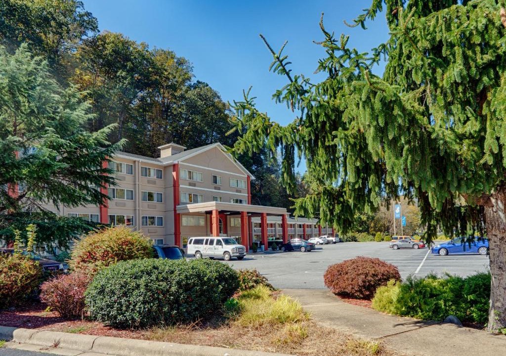 Cherokee Hotel | Cherokee Grand Hotel
