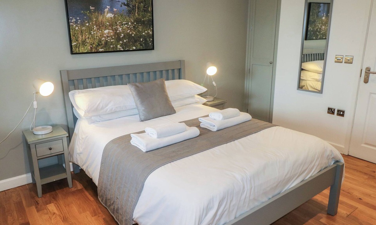Cowbridge Cottage | Chestnut