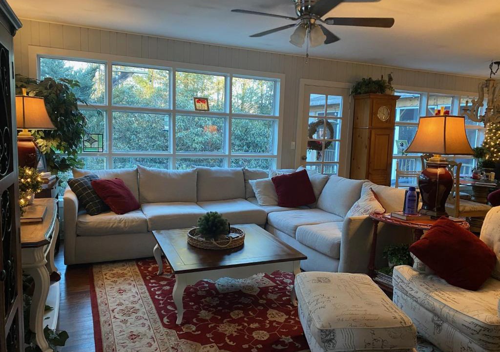 Highlands Hills House | Chic Cottage 1.7 miles to Downtown Highlands