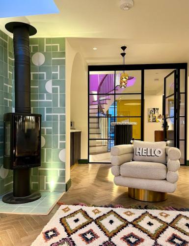 Malborough House | Chic Devon Designer Oasis with hot tub
