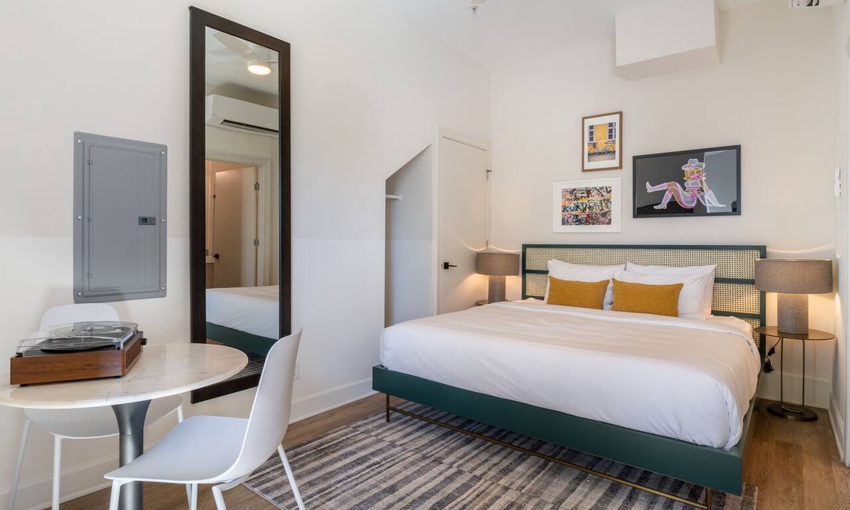 Buena Vista Apartment | Chic King Studio + Record Player | Germantown | Conway by AvantStay
