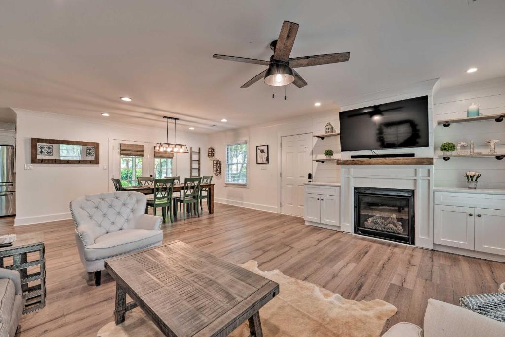 Dilworth House | Chic Urban Farmhouse in Historic Dilworth with Patio