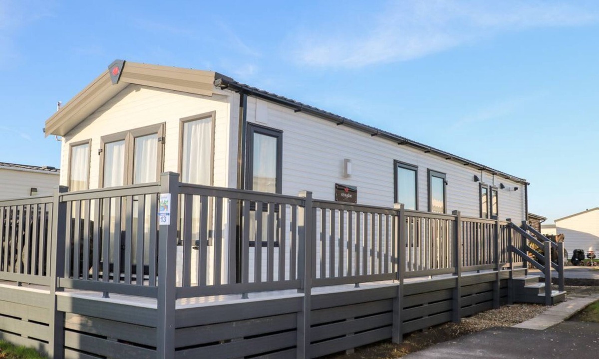 Chichester Cabin | Chichester Lakeside Holiday Park, Chichester
