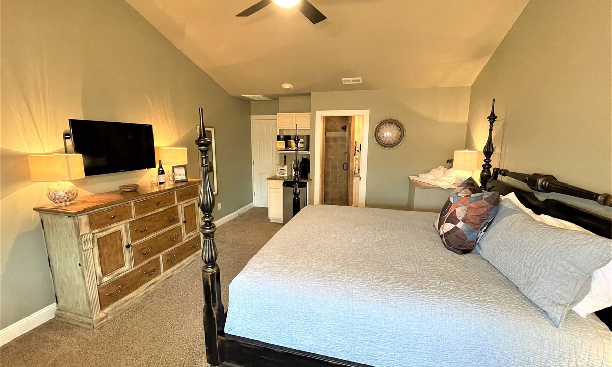 Swansboro Condo | Church Street #4 - Cozy 1-bedroom condo in Swansboro