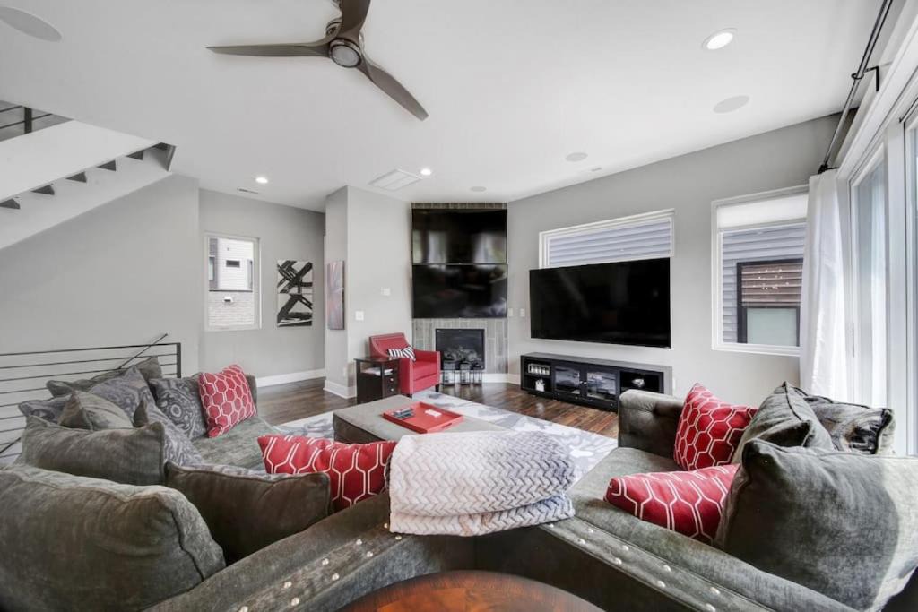 Third Ward House | City Views - Walking Distance to Panthers Stadium