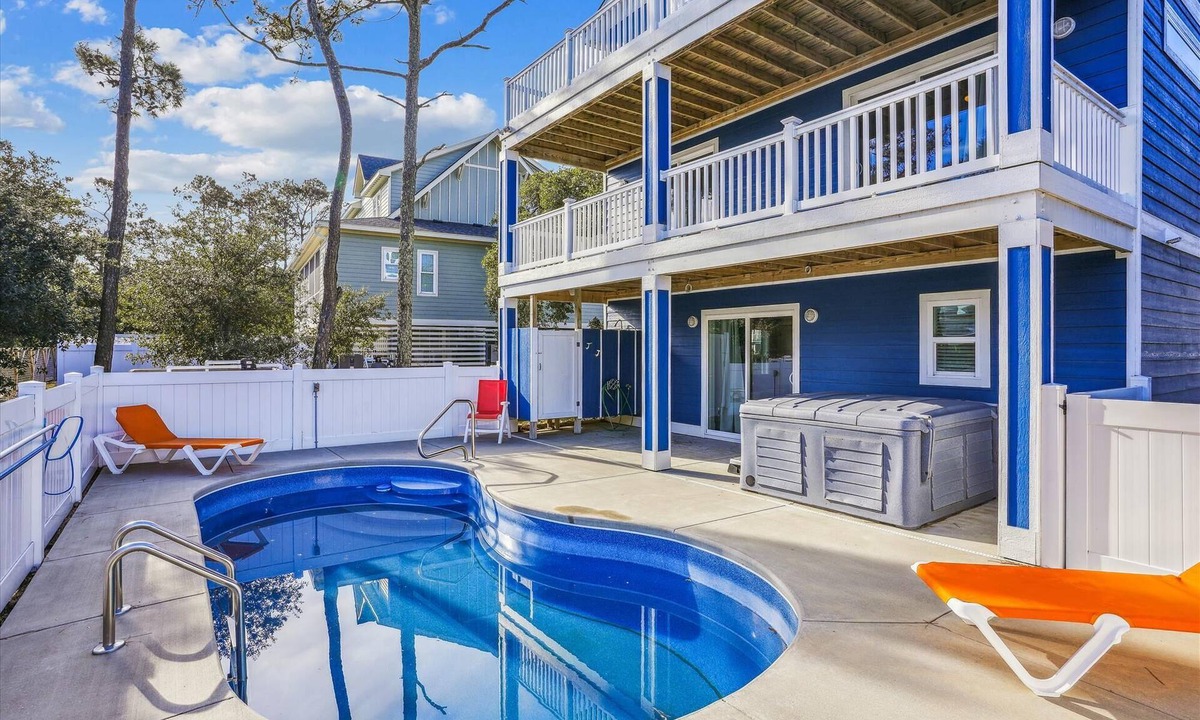 Whalehead Beach House | CL-8 "Southern Nights" Sat-Sat Semi-Soundfront Pvt Pool and Hot Tub Corolla Light!