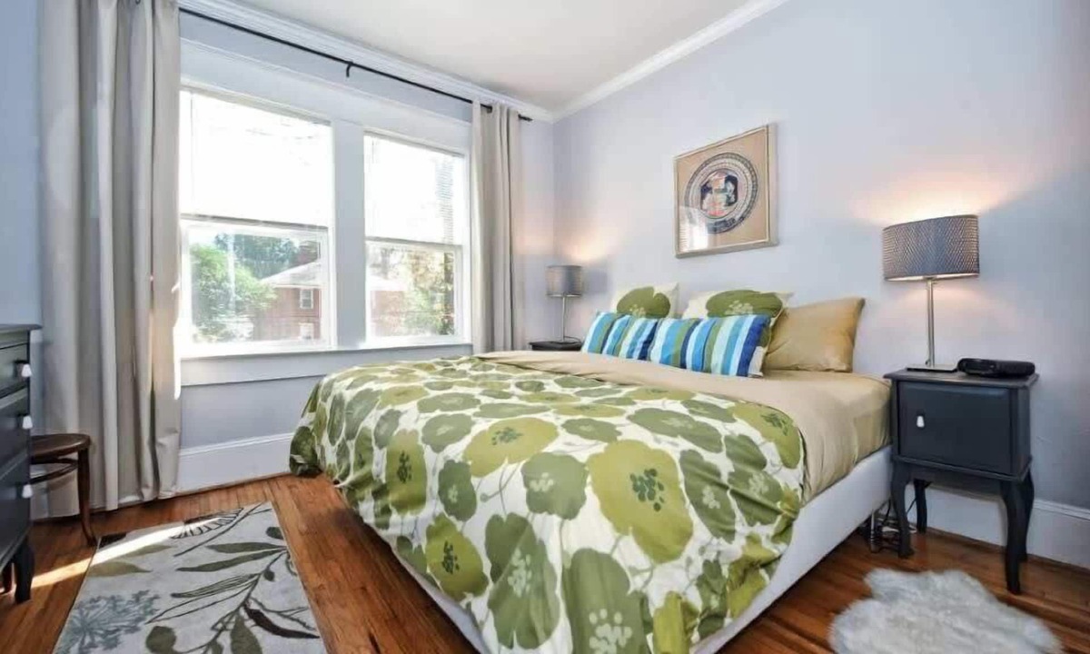 Dilworth Condo | Clean Dilworth 1BR King Condo | Balcony | Walkable