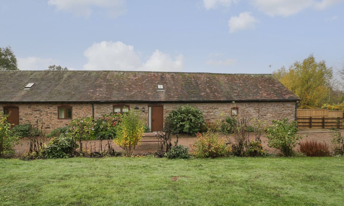 Hay-on-Wye Cottage | CLOVER PATCH COTTAGE, pet friendly, with a garden in Bromyard