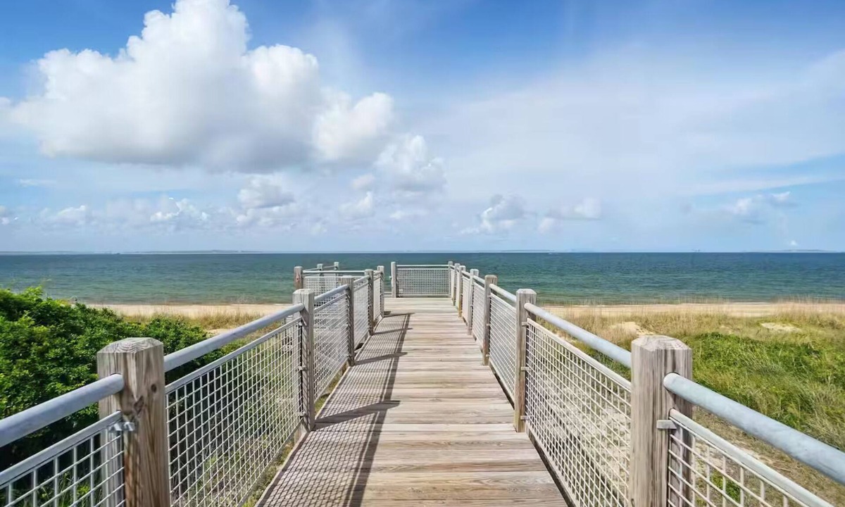 East Ocean View House | Coastal Cottage! Oceanview! Beach Getaway!