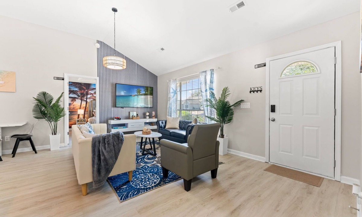 Myrtle Beach House | Coastal house w/Game Room and fire pit Close to Broadway at the Beach~Sleeps 10