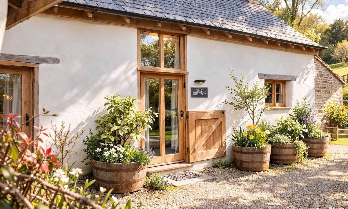 North Buckland House | Coastal luxury barn Saunton, Croyde EV/Dogs