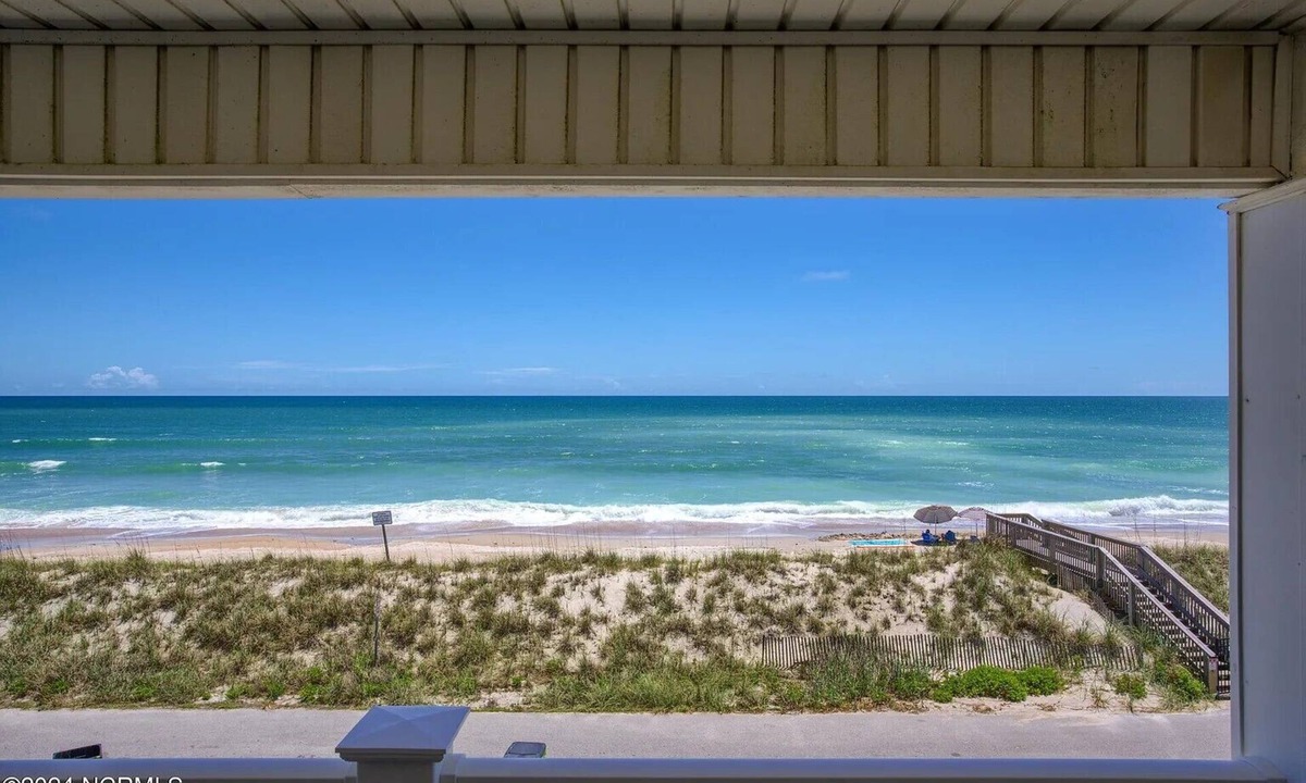 McCutcheon Field House | Coastal Memories - Beachfront 5-bdrm, 3 bth house with amazing views