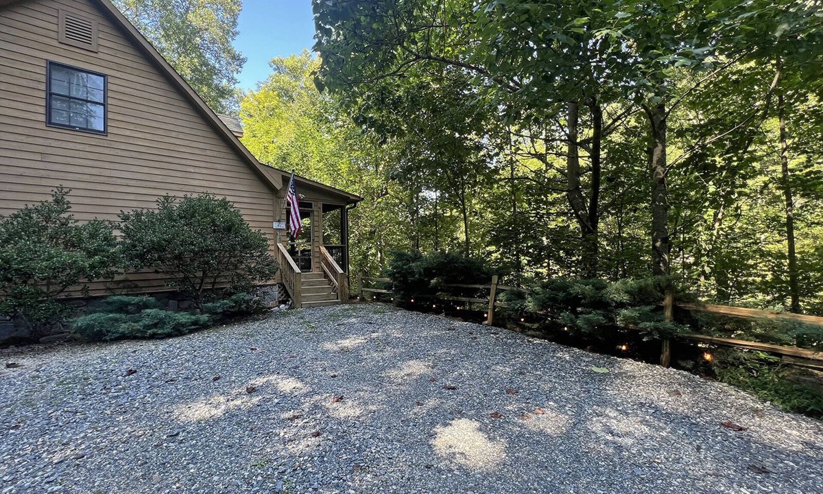 Bryson City Cabin | Colston Creek on Alarka Creek