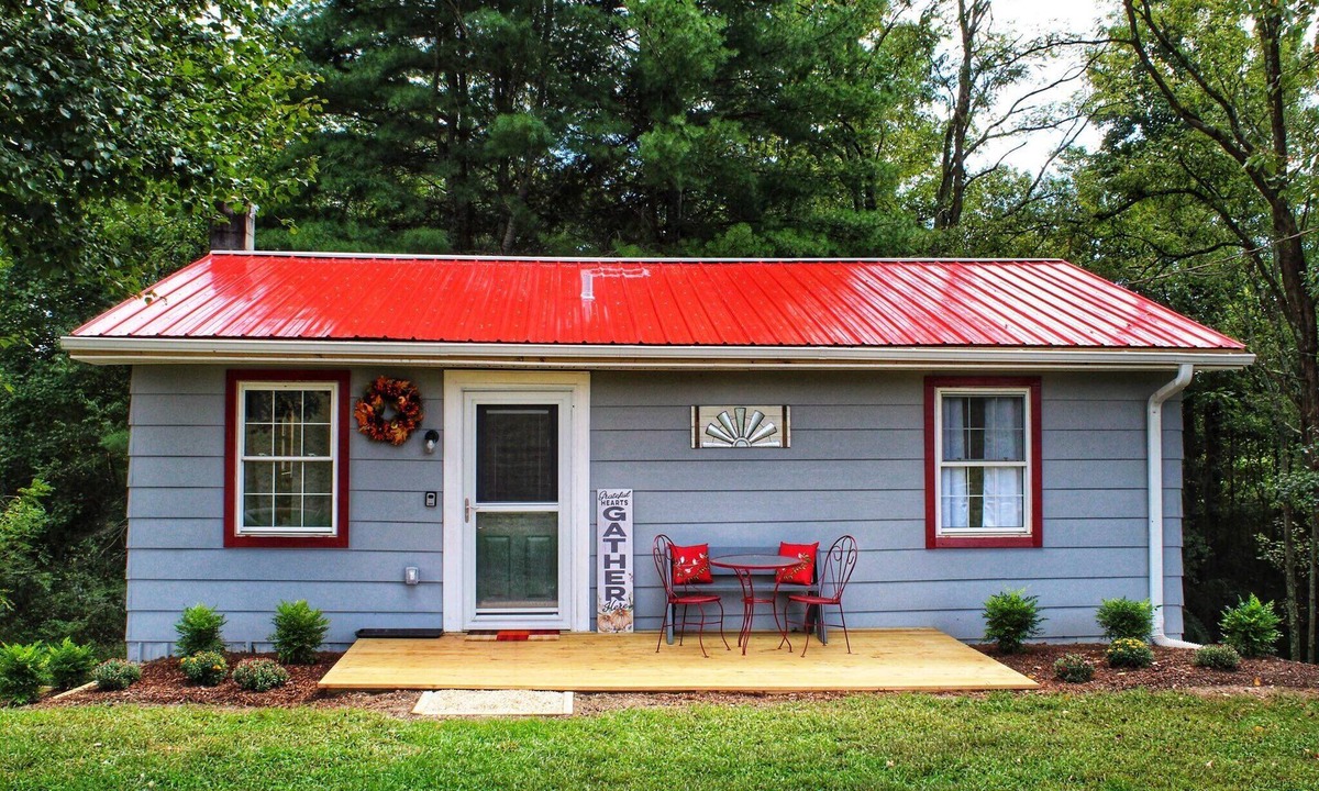 Elkin House | Come Get Cozy at Our Elkin Country Cottage