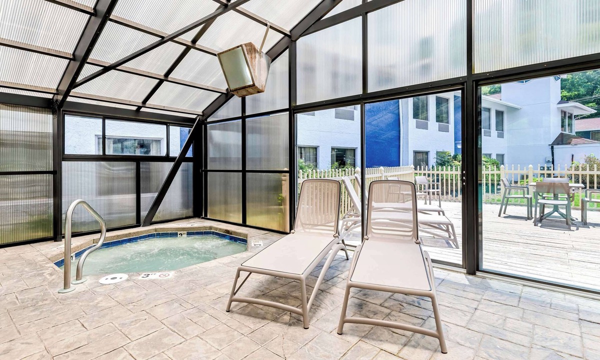 Maggie Valley Hotel | Comfort Inn near Great Smoky Mountain National Park