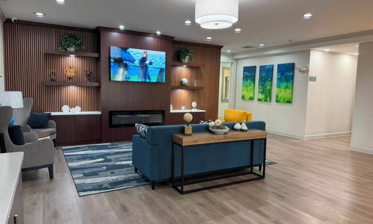 Concord Hotel | Comfort Inn & Suites Concord (Kannapolis)