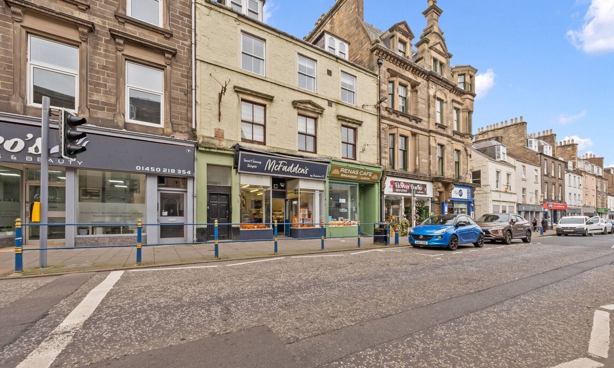 Hawick Apartment | Comfortable 4 Bedroom Apartment - Hawick