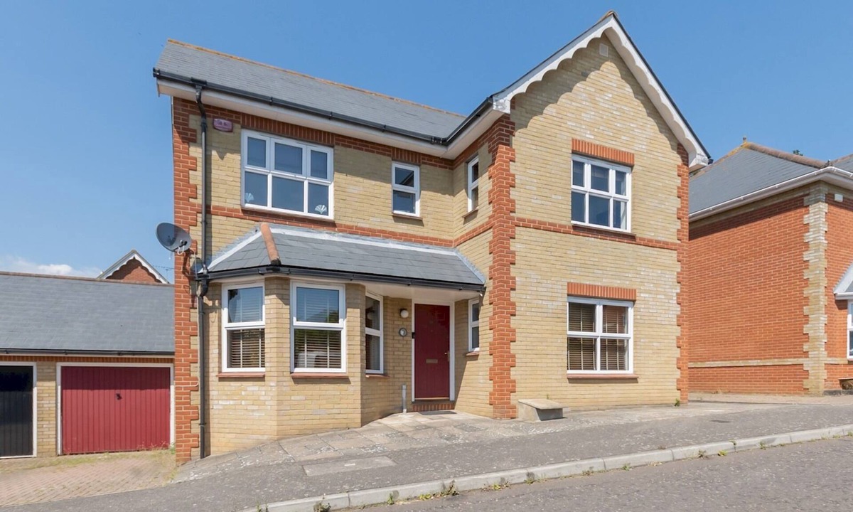 Basildon House | Comfortable home | Langdon Hills - Pass the Keys