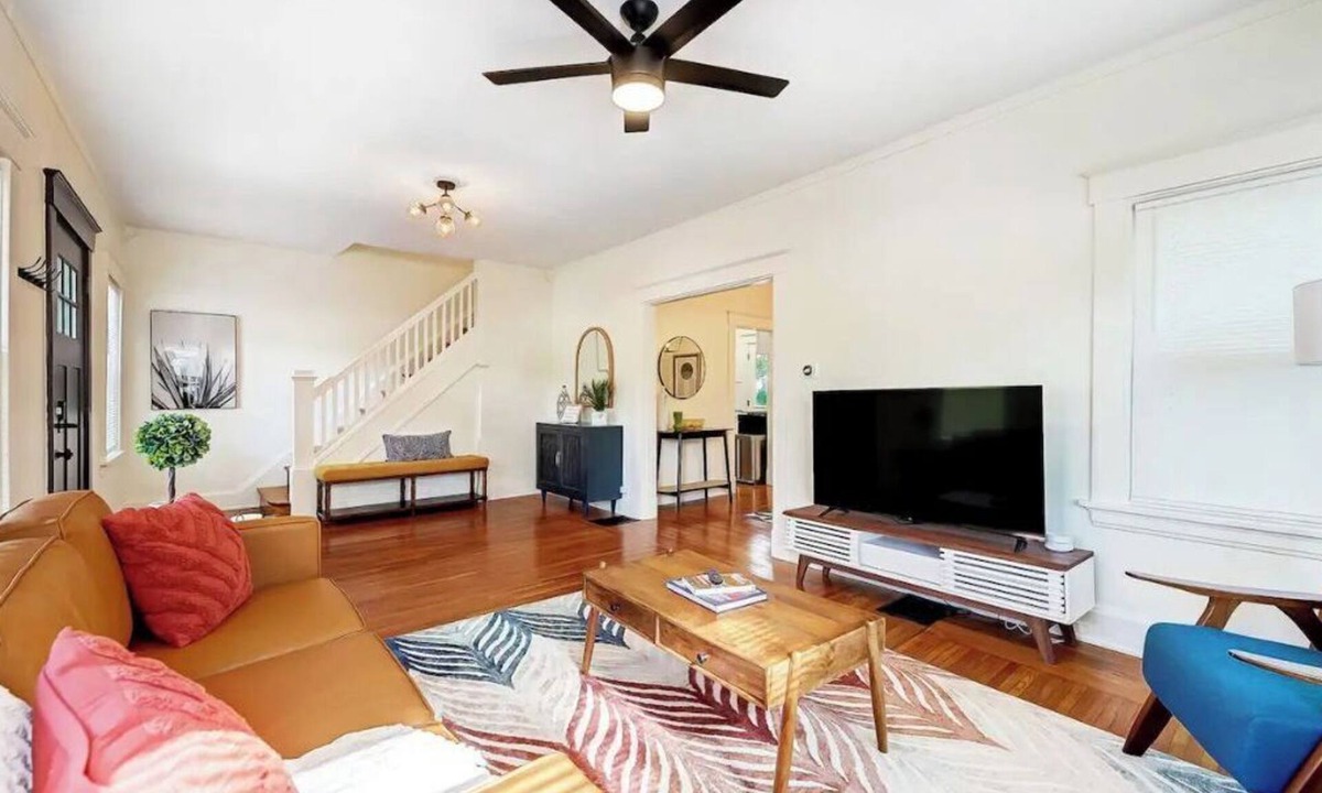 Norwood House | Completely Updated Home-sleeps 6-Centrally Located